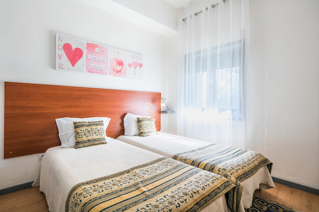 Photos du propriétaire hôtels Apartamentos À Francos Metro 4250-192 Porto