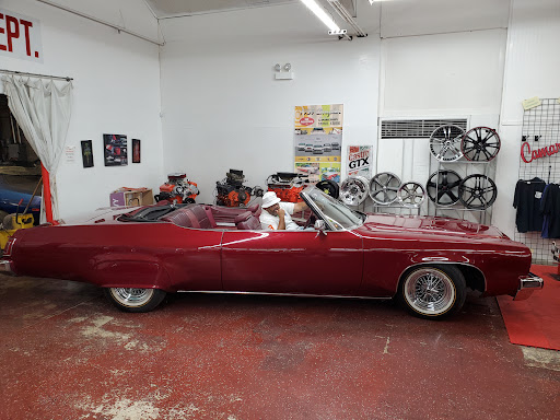 Used Car Dealer «North Shore Classics (Classic Car Dealership)», reviews and photos, 149 N Seymour Ave, Mundelein, IL 60060, USA