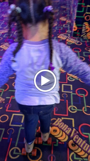 Roller Skating Rink «Bonaventure Always Family Friendly Skating Center And Birthday Parties», reviews and photos, 24505 Halsted Rd, Farmington Hills, MI 48335, USA