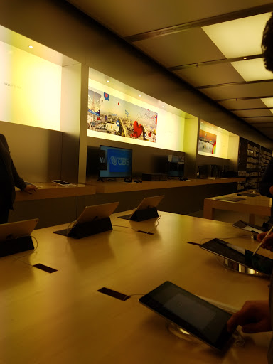 Computer Store «Apple Bayshore», reviews and photos, 5715 N Centerpark Way, Glendale, WI 53217, USA