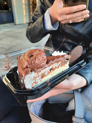 Restaurant «The Cheesecake Factory», reviews and photos, 1350 Stoneridge Mall Rd, Pleasanton, CA 94588, USA