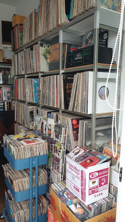 tonchabab record shop / pattanakarn 61