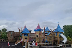 Twinlakes Outdoor Waterpark image
