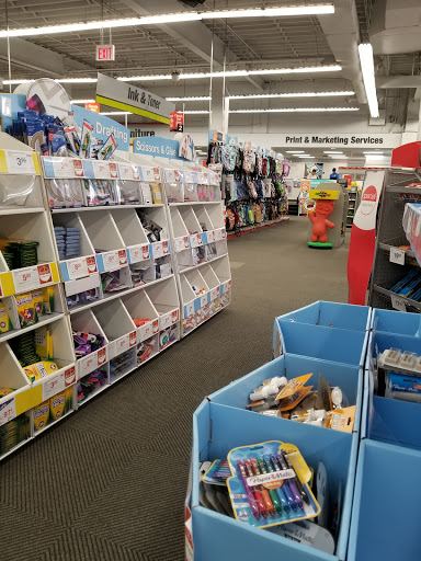 Office Supply Store «Staples», reviews and photos, 209-34 Northern Blvd, Bayside, NY 11361, USA