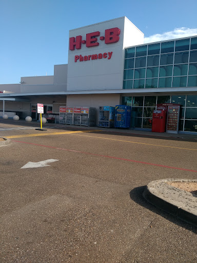 Grocery Store «H-E-B Grocery», reviews and photos, 7811 McPherson Rd, Laredo, TX 78045, USA