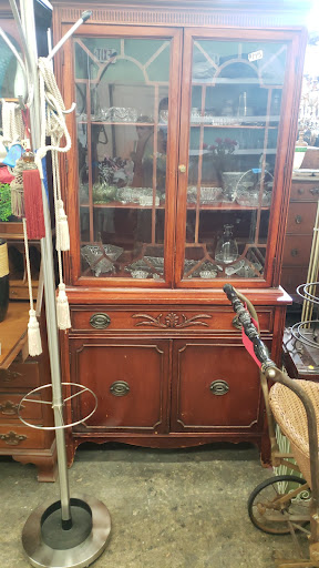 Thrift Store «Bnai Tzedukah Thrift Store», reviews and photos, 203 Sheridan Blvd, Inwood, NY 11096, USA