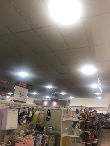 Department Store «HomeGoods», reviews and photos, 22940 Victory Blvd, Woodland Hills, CA 91367, USA