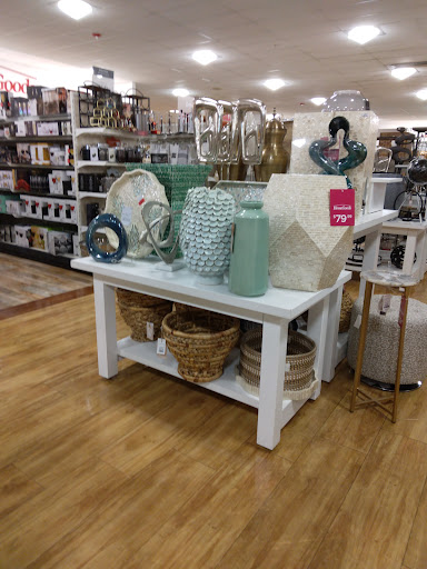 Department Store «T.J. Maxx and HomeGoods», reviews and photos, 3050 Sheridan Dr, Amherst, NY 14226, USA