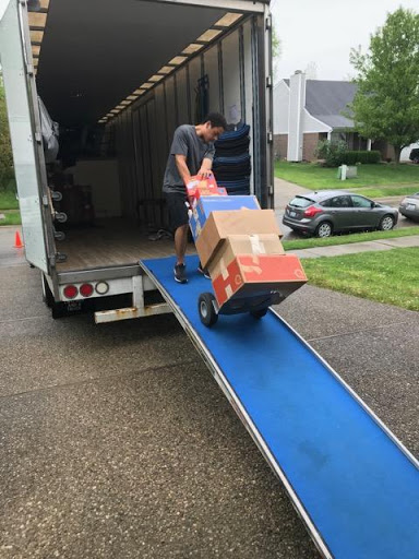 Moving and Storage Service «Two Men and a Truck», reviews and photos, 5328 Bardstown Rd, Louisville, KY 40291, USA