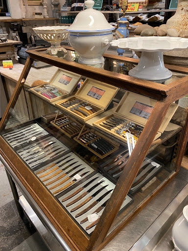 Grocery Store «Locally Grown Gardens», reviews and photos, 1050 E 54th St, Indianapolis, IN 46220, USA