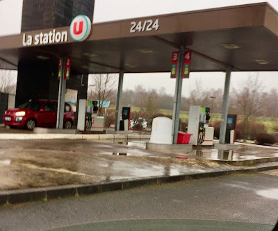 Station service Super U à Verneuil-sur-Vienne