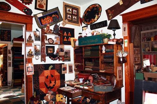 Quilt Shop «The Little Red Hen», reviews and photos, 612 Hope Ave, Muscatine, IA 52761, USA