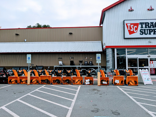 Tractor Supply Co., 134 Bridge St, Pelham, NH 03076, USA, 