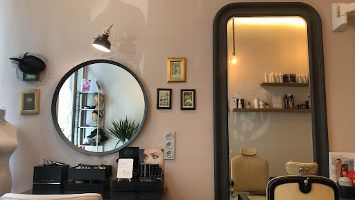 Peluquería La Petite Estilistas - Expertas Cambio de Color & BaLayage | Novias & Invitadas en Lasarte-Oria, Guipúzcoa
