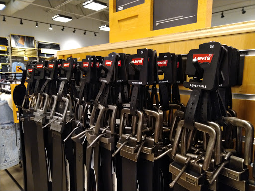 Shopping Mall «Clinton Crossing Premium Outlets», reviews and photos, 20 Killingworth Turnpike, Clinton, CT 06413, USA