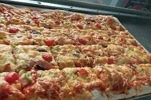 pizza glo-nako image