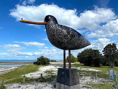 Torea Mangu - Kaiaua Bird Sculpture