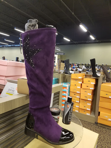 Shoe Store «DSW Designer Shoe Warehouse», reviews and photos, 6644 Loisdale Rd, Springfield, VA 22150, USA