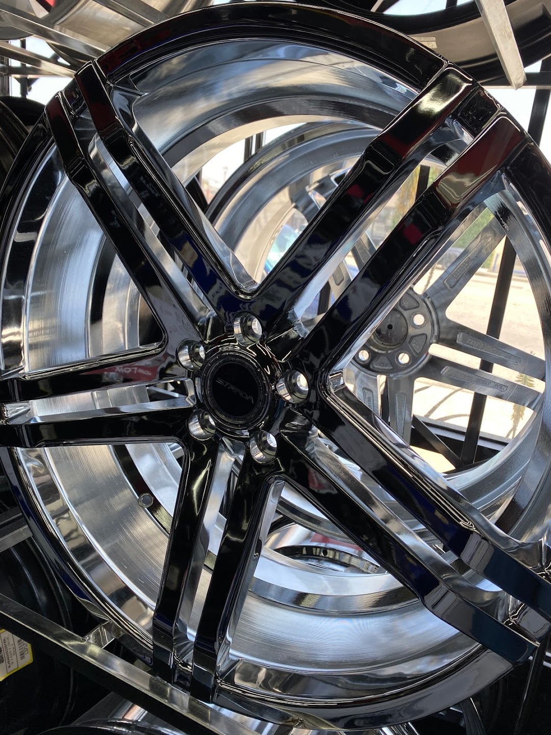 Rent-a-Wheel Custom Wheels & Tires in Lakewood, CA