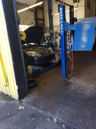 Auto Repair Shop «Meineke Car Care Center», reviews and photos, 750 E Chestnut Hill Rd, Newark, DE 19713, USA