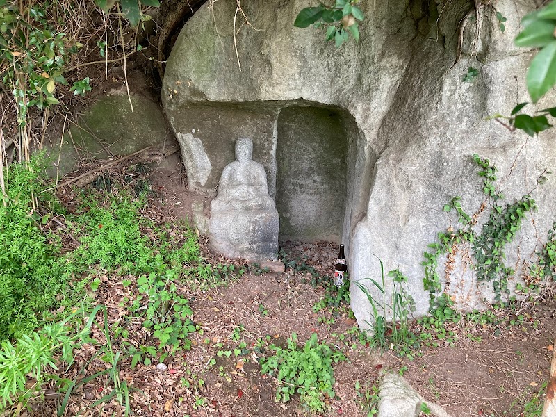 田沢磨崖仏（岩地蔵）