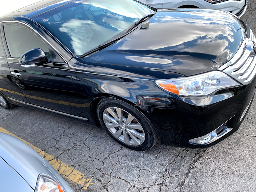 Auto Body Shop «Gerber Collision & Glass», reviews and photos, 2360 Ogden Ave, Downers Grove, IL 60515, USA