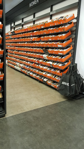Clothing Store «Nike Clearance Store», reviews and photos, 5209 International Dr, Orlando, FL 32819, USA