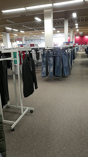Clothing Store «Burlington Coat Factory», reviews and photos, 6875 Southland Dr, Middleburg Heights, OH 44130, USA