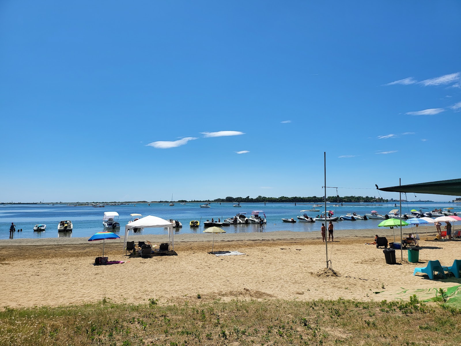 Spiaggia del Bacan'in fotoğrafı geniş plaj ile birlikte