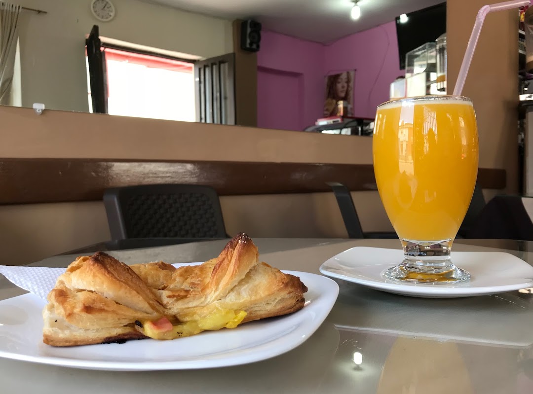 Coffee Express Salón de Onces