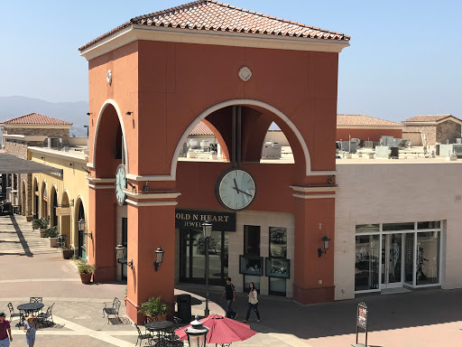 Jewelry Store «Gold N Heart Jewelers (Store #1)», reviews and photos, 3998 Cochran St #4, Simi Valley, CA 93063, USA
