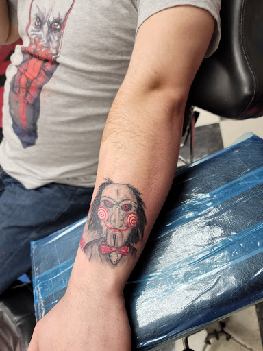 Tattoo Shop «Artistry In Motion», reviews and photos, 230 E Walnut St, North Vernon, IN 47265, USA