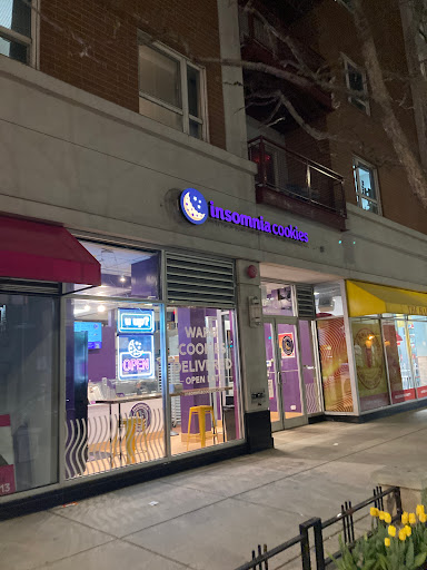 Cookie Shop «Insomnia Cookies», reviews and photos, 6470 N Sheridan Rd, Chicago, IL 60626, USA