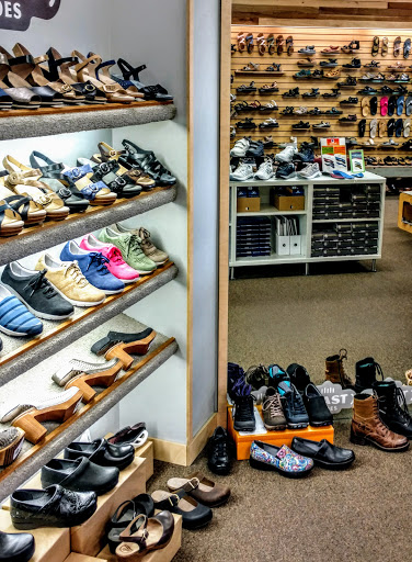 Shoe Store «Mast Shoes Ann Arbor», reviews and photos, 2517 Jackson Ave, Ann Arbor, MI 48103, USA
