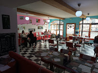Atmosphère du Restaurant de hamburgers CHEZ AMANDINE AUXI à Auxi-le-Château - n°5