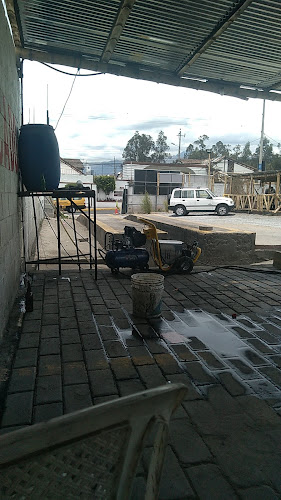 Opiniones de Lavadora & lubrcadora "Edu" en Quito - Servicio de lavado de coches