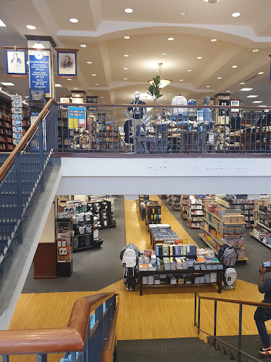 Book Store «Yale University Bookstore», reviews and photos, 77 Broadway, New Haven, CT 06511, USA