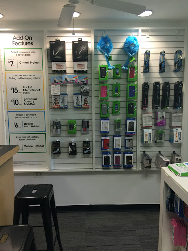 Cell Phone Store «Cricket Wireless», reviews and photos, 75 Holland St c, Somerville, MA 02144, USA