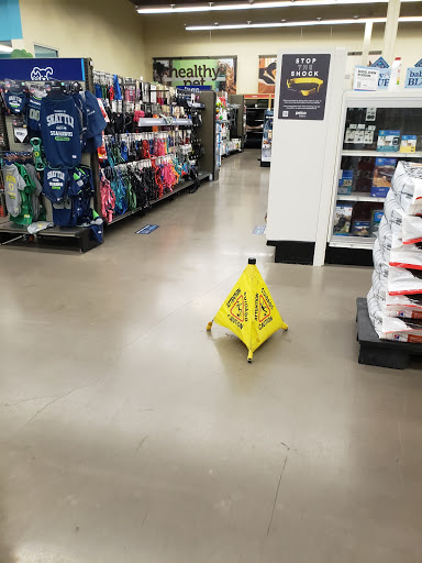 Pet Supply Store «Petco Animal Supplies», reviews and photos, 3000 Gateway St #220, Springfield, OR 97477, USA