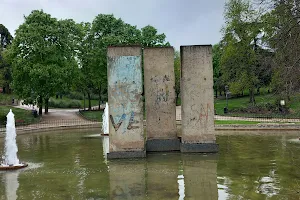 Remnants of the Berlin Wall image