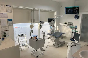 Dentmed Centrum Implantologii i Stomatologii Estetycznej - Michał Hajdukiewicz image