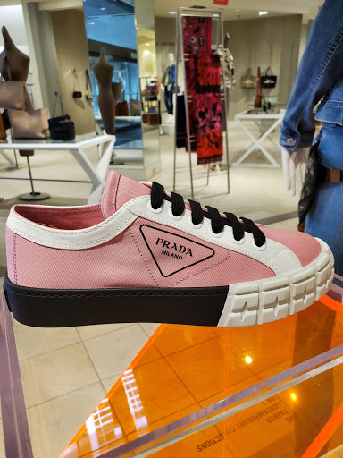 Department Store «Saks Fifth Avenue», reviews and photos, 101 W 5th St, Cincinnati, OH 45202, USA