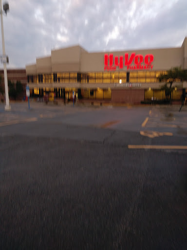Supermarket «Hy-Vee», reviews and photos, 207 NE Englewood Rd, Kansas City, MO 64118, USA