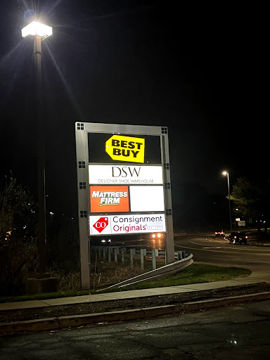 Shoe Store «DSW Designer Shoe Warehouse», reviews and photos, 110 Slater St, Manchester, CT 06040, USA