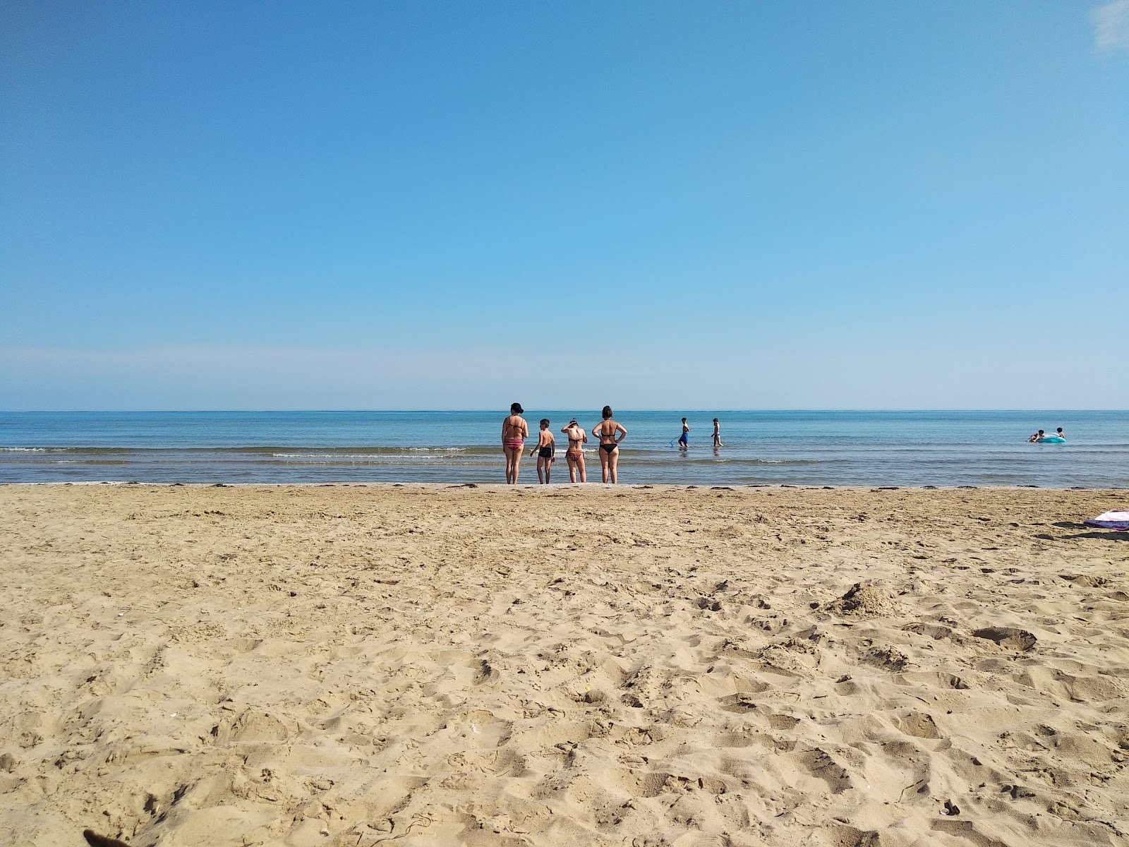 Valokuva Spiaggia di Foce Varanoista. ranta lomakeskusalue