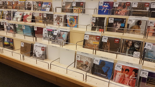 Book Store «Barnes & Noble», reviews and photos, 728 Waukegan Rd, Deerfield, IL 60015, USA