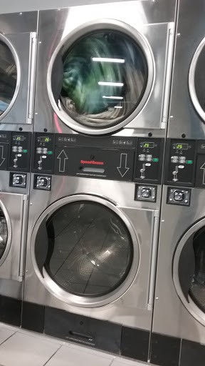 Laundromat «Laundry Kingdom Of Shirley», reviews and photos, 579 Montauk Hwy, Shirley, NY 11967, USA