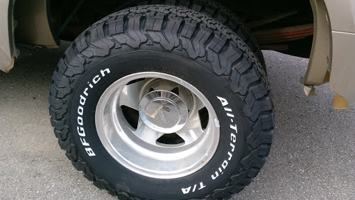 Tire Shop «Discount Tire Store», reviews and photos, 41550 Ford Rd, Canton, MI 48187, USA