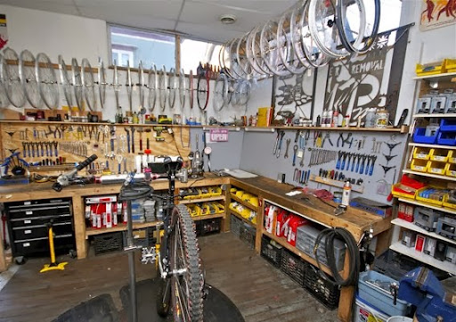 Bicycle Store «DASH Bicycle Shop», reviews and photos, 228 Broadway, Providence, RI 02903, USA