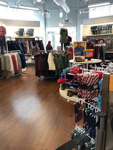 Clothing Store «Gap Outlet», reviews and photos, 55 Bay St, Long Beach, CA 90802, USA